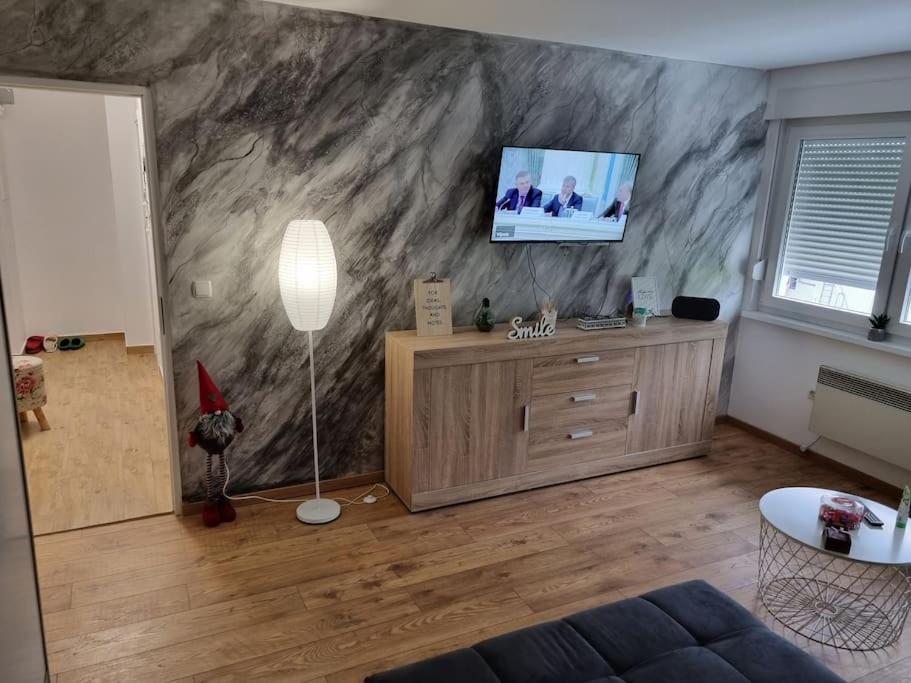 Bojana 34m2,free Wifi,parking * Sisak